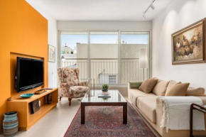 Chic Bright Urban Escape by Sea N Rent